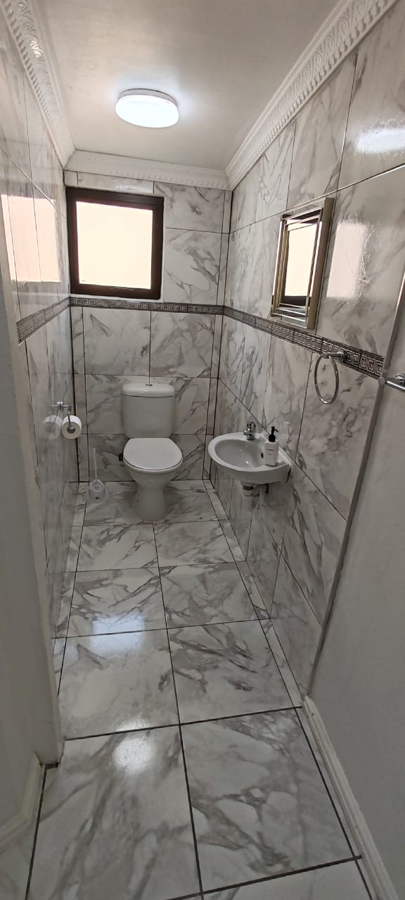 To Let 2 Bedroom Property for Rent in Zeekoevlei Western Cape